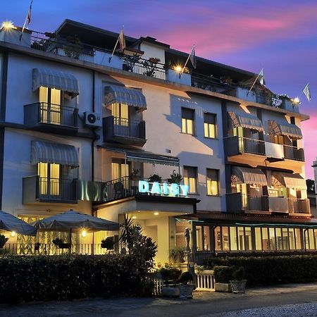 Hotel Daisy Marina di Massa Exterior photo