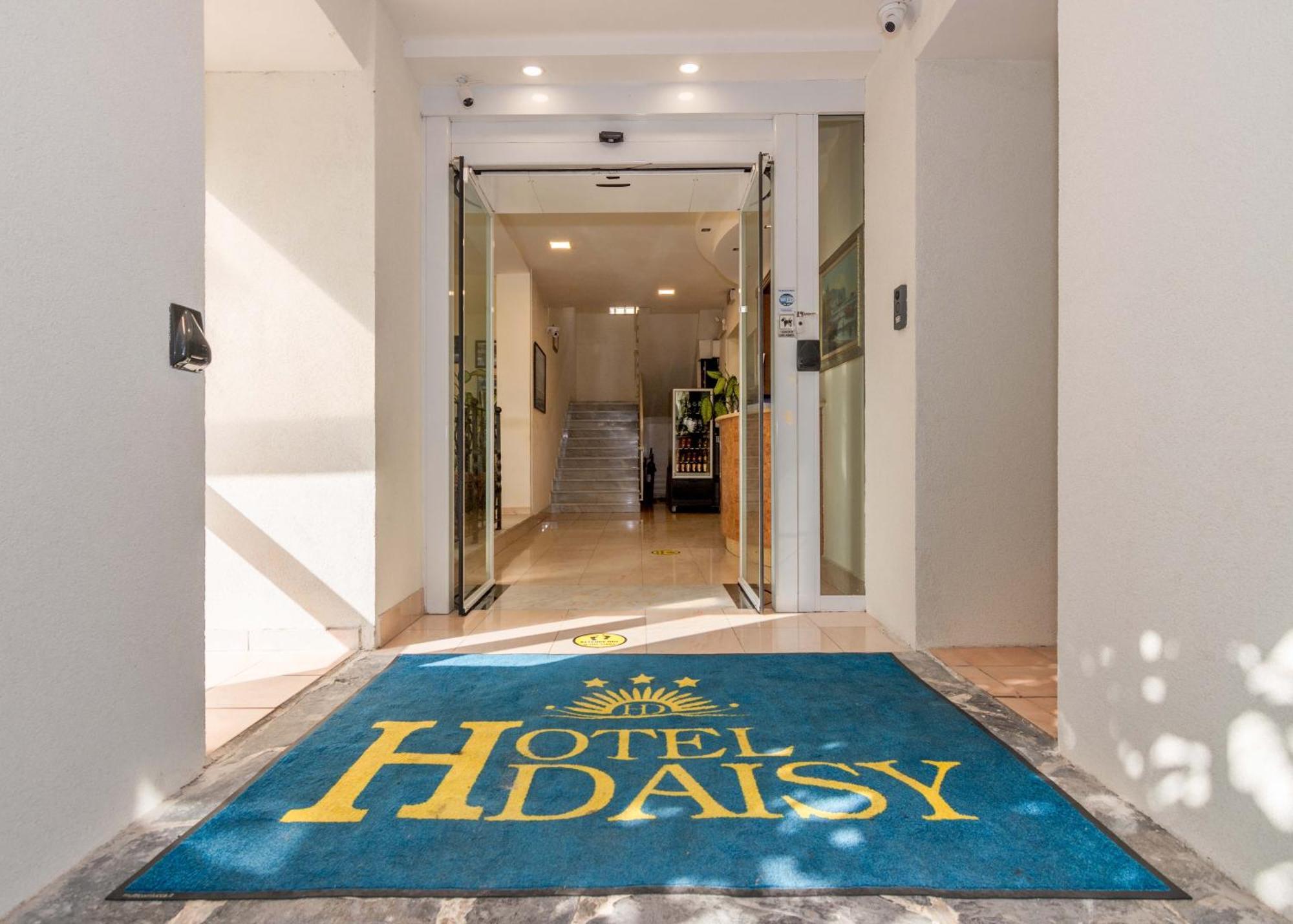 Hotel Daisy Marina di Massa Exterior photo