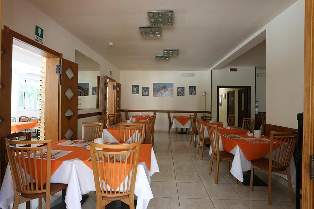 Hotel Daisy Marina di Massa Exterior photo